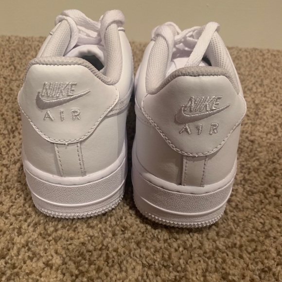 New - Nike Air Force One sz. 6.5Y - Picture 3 of 7